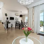 De Madrid By Interhome *